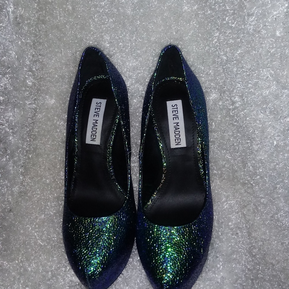 Heels - Picture 4 of 4
